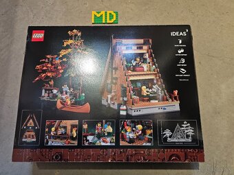LEGO Ideasa 21338 Chata „Áčko“ - 2