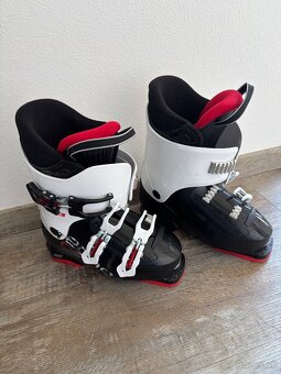 Lyže, palice, lyžiarky - 2