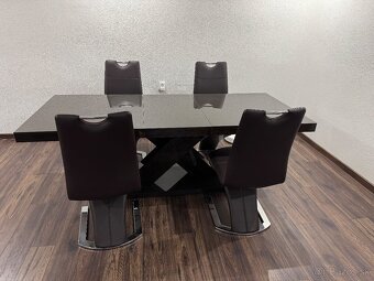 Veľký jedálenský stôl - 2