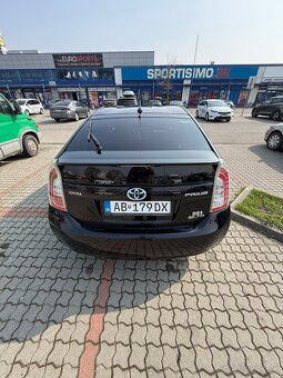 Toyota prius +LPG - 2