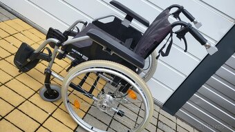 invalidny vozík 50cm pridavne brzdy pre asistenta odľahčeny - 2