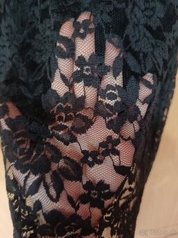 Elegantné čierne čipkované šaty - 2