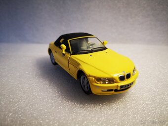Predám kovový zberateľský model BMW Z3 , Roadster, 1:43 - 2
