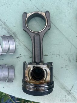 Ojnice a piesty BMW N57D30A - 2