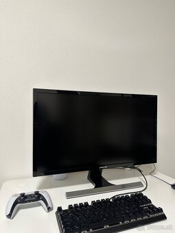 Monitor Samsung U28E590D - 2