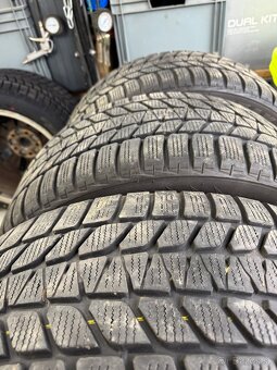 Predám Pneu  Bridgestone 235/50/R19 zimné - 2