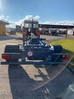 Traktorový nosič kontejnerů Portýr 9.7 - - 2