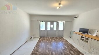 Obchodné priestory 18 m² vo výbornej lokalite – ZADAR, CHOR - 2