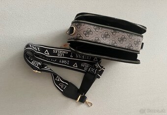 Kabelka Guess cez plece - 2