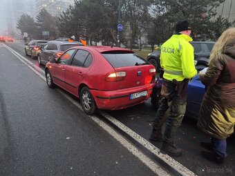 Predám havarovany seat leon 1.4 16v - 2