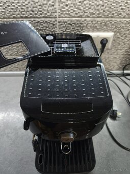 Predam plnoautomaticky kavovar Delonghi MAGNIFICA S - 2