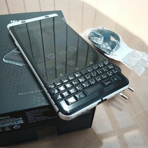 BlackBerry KEYone 32GB BBB100-2 - 2