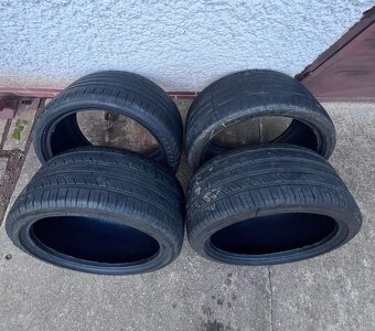 Letné pneumatiky 235/40 R19 - 2