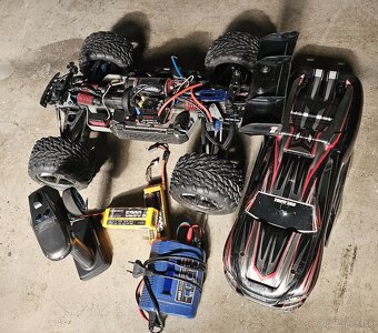 Traxxas E-revo - 2