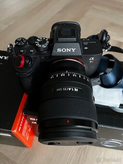 Bezzrkadlovka Sony Alpha 7R4 - 2