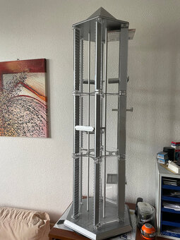 Predám otočný stojan na 225 CD - 2