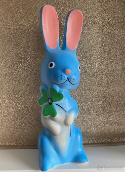 Stara piskacia hracka zajac - 2