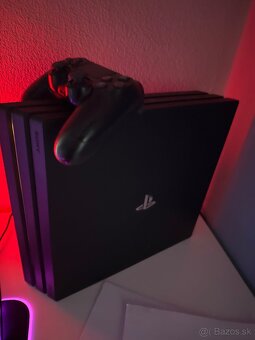 PS4 pro 1TB + hry + ovládač - 2