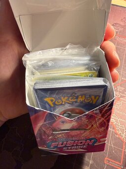Pokémon karty (krabička) - 2