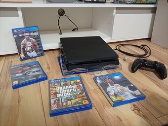 Playstation 4 slim - 2