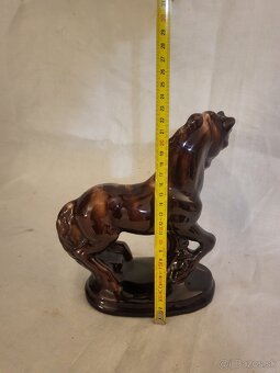 Porcelánový koník - 2