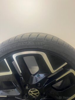 Bridgestone 225/40 R18 - 2