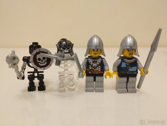 LEGO Castles 7091 Knight's Catapult Defense - 2
