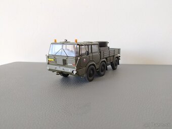 Tatra 813 1:43 - 2