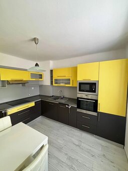 Znížená cena 2-izbový byt na prenájom v srdci Nového Mesta n - 2