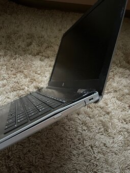 HP starý notebook - 2