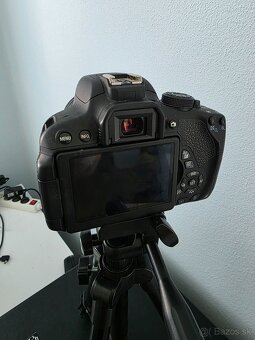 Canon Eos700D s objektivom - 2