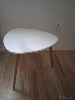 Biely stolik - 2