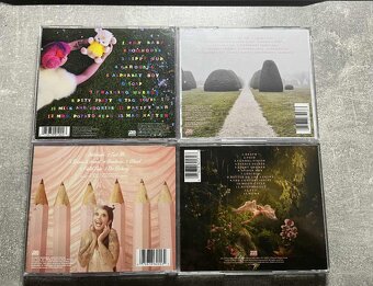 Cd s interpretkou Melanie Martinez - 2