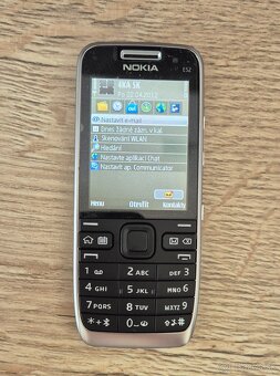 Nokia e52 - cierna - ako nova - 2