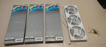 AKASA VEGAS A36 White - 3 kusy + kontrolér na aRGB zdarma - 2