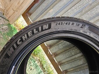 2 ks špičkové zimné pneu MICHELIN - 245/45 r18 100V - 2