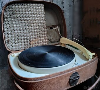 Kufríkový gramofon Supraphon GE080 - 2