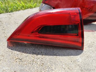 Predám zadné svetlomety- hyundai elantra 2014 - 2