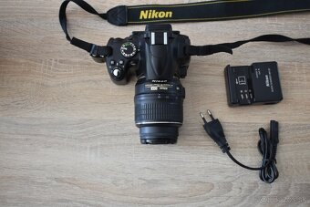 Nikon D5000 + DX 18–55mm VR – málo používaný foto set - 2