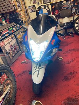 SUZUKI GSXR 1300 HAYABUSA - 2
