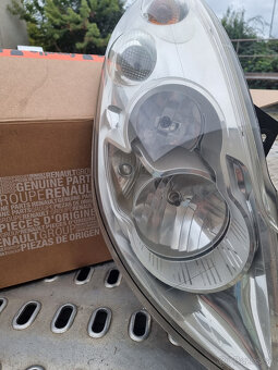 Pravý přední světlomet Renault Master 3 - 2