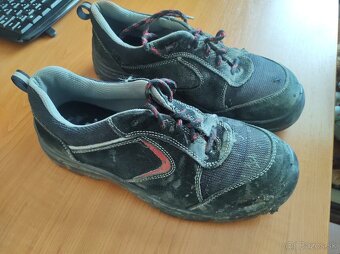 {31} Pracovná bezpečnostná obuv - 2