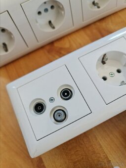 Zásuvky, vypínače, anténa, optická zásuvka, Wi-Fi, GIRA - 2
