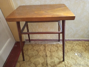 Stolík pre TV alebo rádio - 2