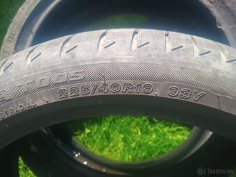 225/40 r19 leto - 2