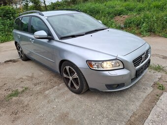Volvo V 50 2.0 Diesel 100kw Kombi Automat Klima/Na opravu//. - 2
