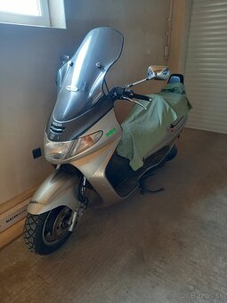 Predám suzuki burgman 250 - 2
