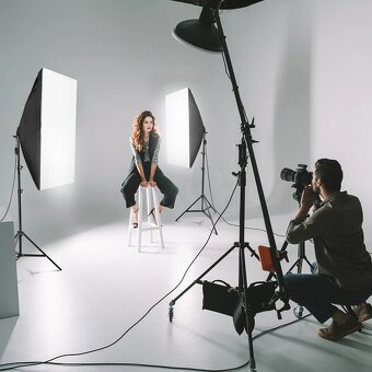 KOMPLET ŠTÚDIOVÉ OSVETLENIE: Svetlá + Softboxy + Stojany - 2