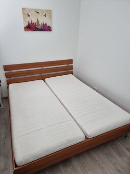 Manželská posteľ s matracmi a úložným priestorom - 2