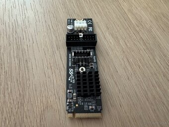 5× M.2 M‑Key to USB‑C / USB‑A interný adaptér - 2